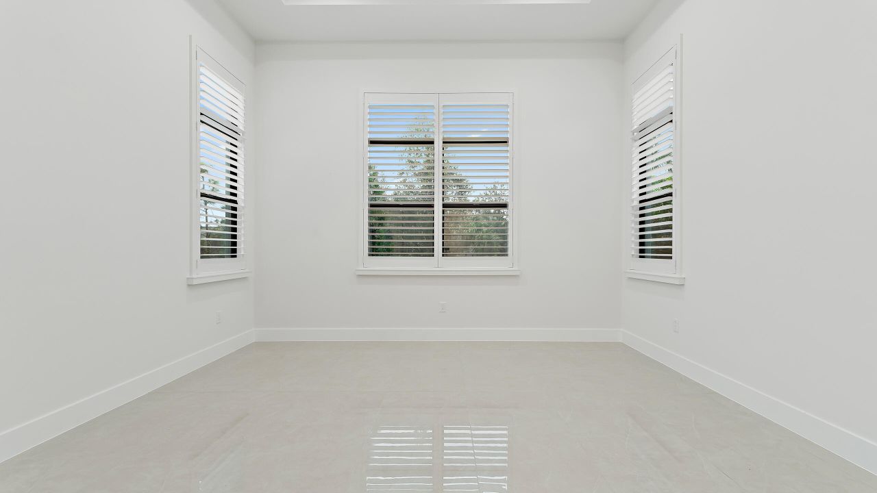 Под контрактом: $1,869,990 (3 спален, 3 ванн, 2984 Квадратных фут)