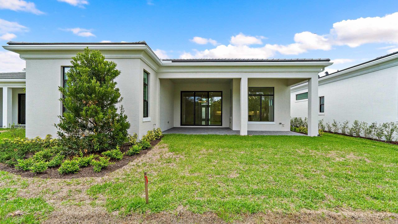 Под контрактом: $1,869,990 (3 спален, 3 ванн, 2984 Квадратных фут)