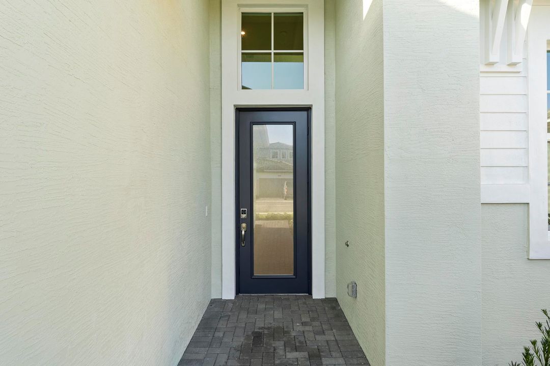 Activo con contrato: $849,000 (4 camas, 4 baños, 2563 Pies cuadrados)