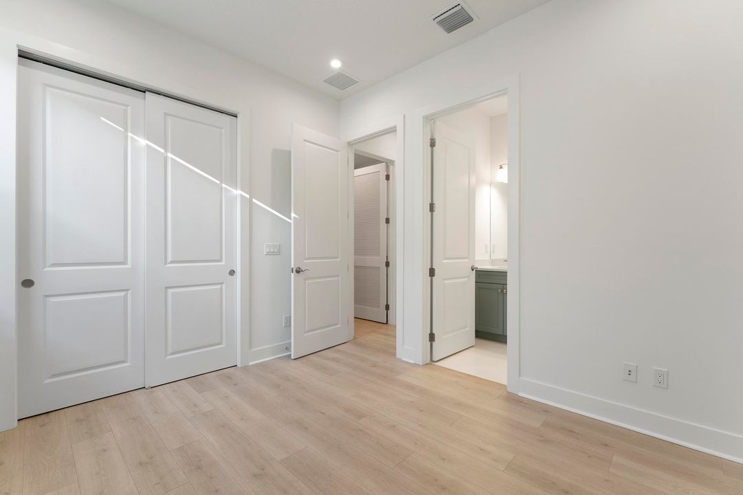 Activo con contrato: $849,000 (4 camas, 4 baños, 2563 Pies cuadrados)