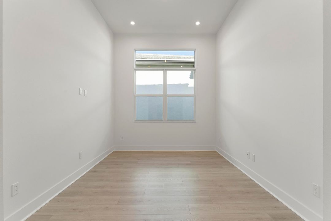 Activo con contrato: $849,000 (4 camas, 4 baños, 2563 Pies cuadrados)