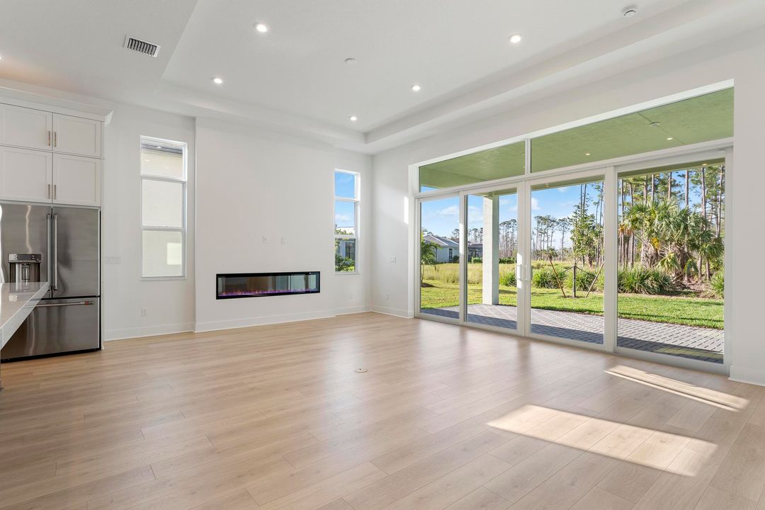 Activo con contrato: $849,000 (4 camas, 4 baños, 2563 Pies cuadrados)