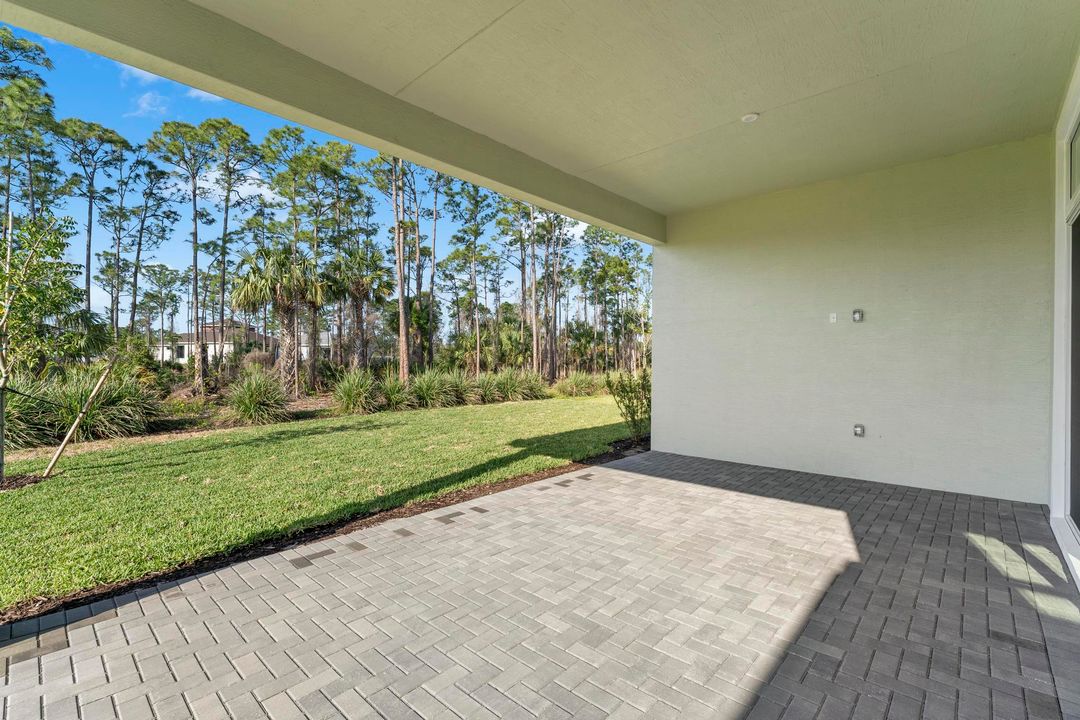 Activo con contrato: $849,000 (4 camas, 4 baños, 2563 Pies cuadrados)