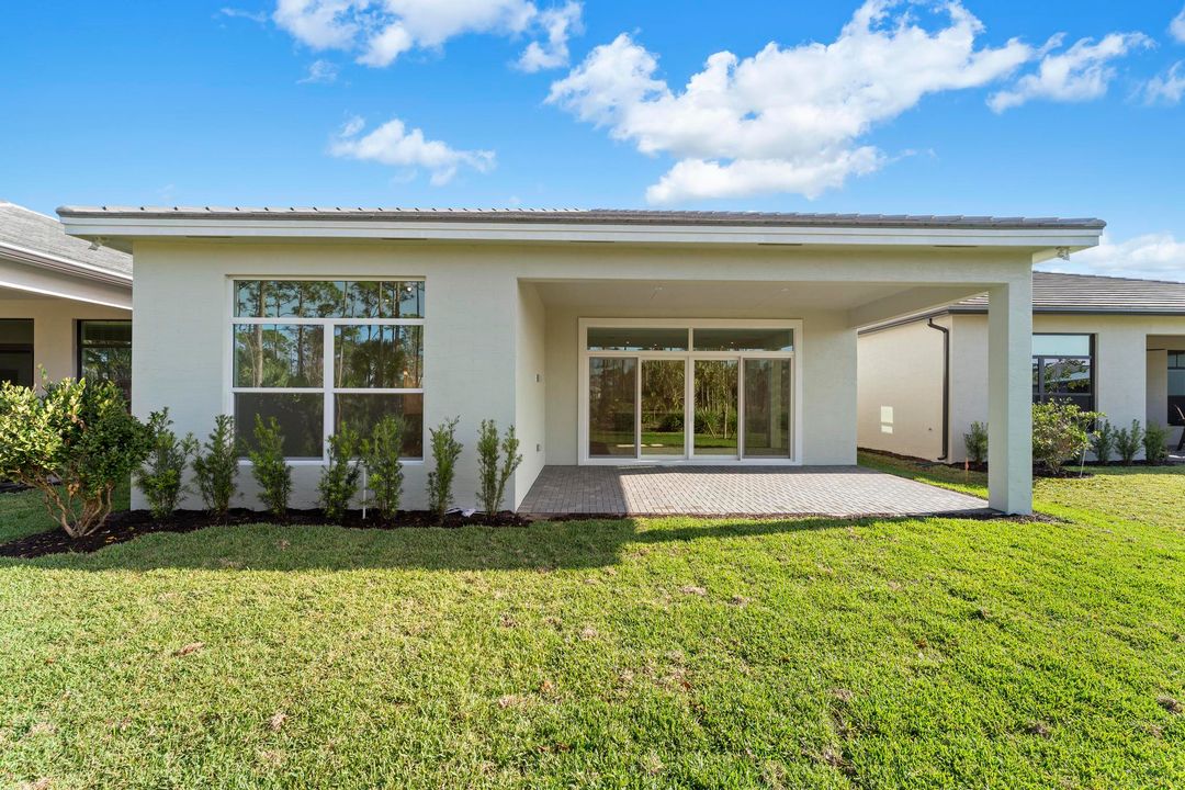 Activo con contrato: $849,000 (4 camas, 4 baños, 2563 Pies cuadrados)