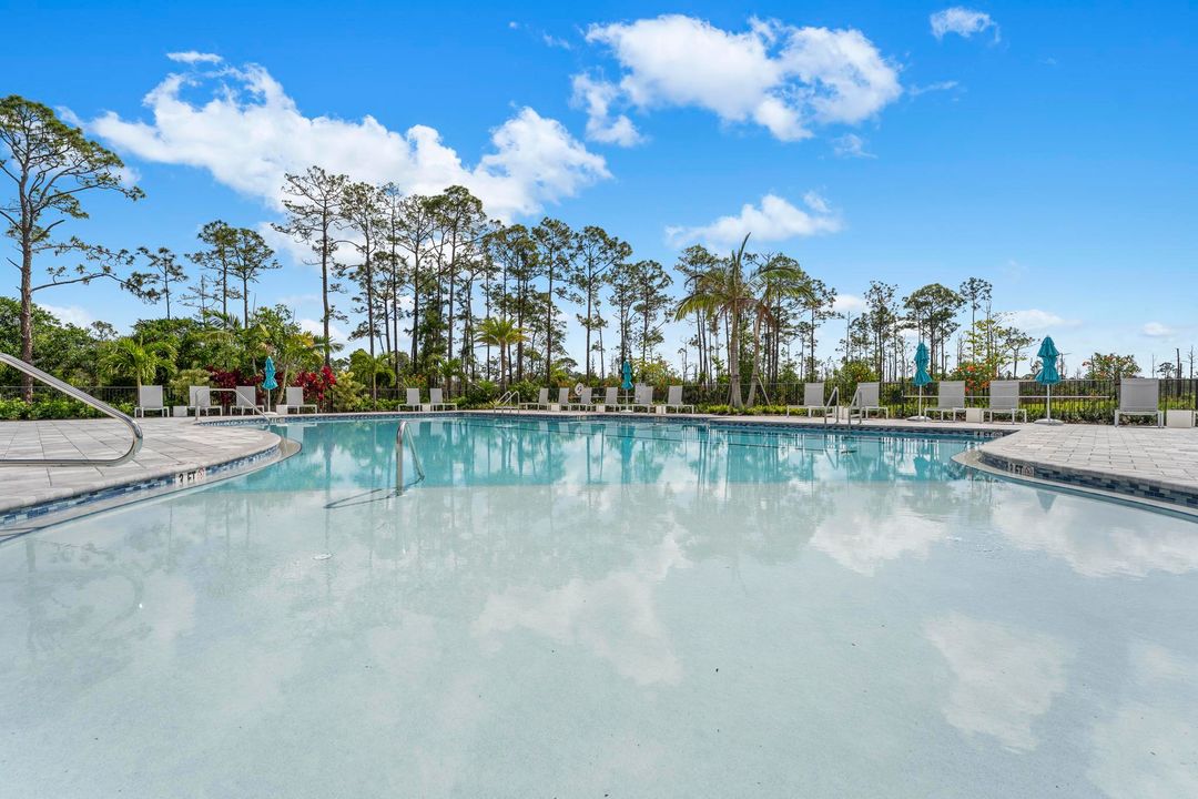 Activo con contrato: $849,000 (4 camas, 4 baños, 2563 Pies cuadrados)