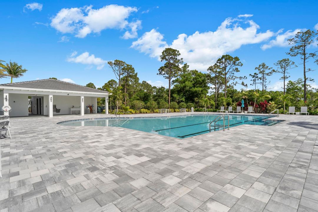 Activo con contrato: $849,000 (4 camas, 4 baños, 2563 Pies cuadrados)