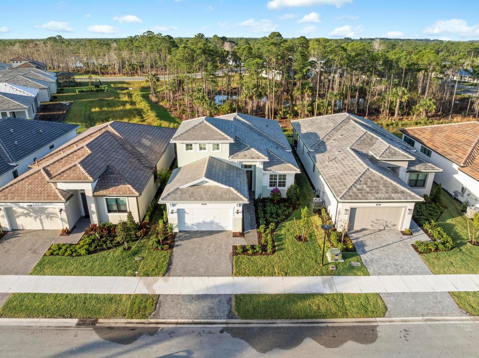 Activo con contrato: $849,000 (4 camas, 4 baños, 2563 Pies cuadrados)