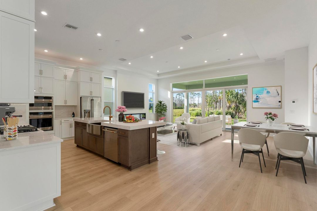 Activo con contrato: $849,000 (4 camas, 4 baños, 2563 Pies cuadrados)