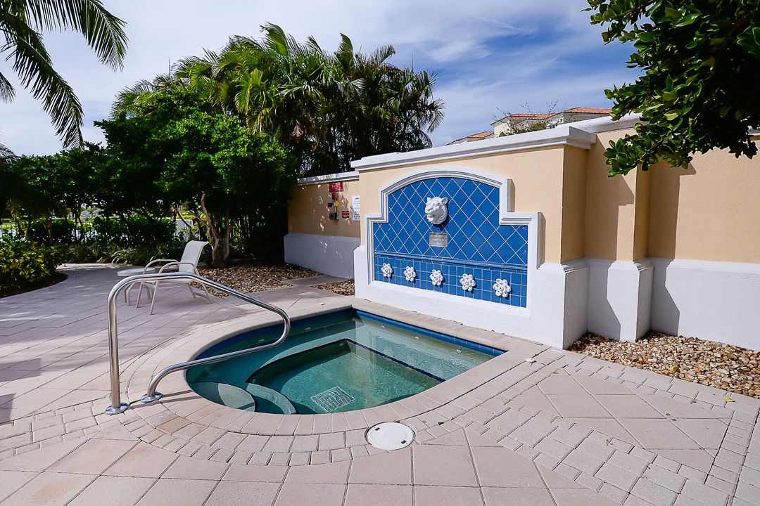 For Sale: $419,000 (2 beds, 2 baths, 1989 Square Feet)