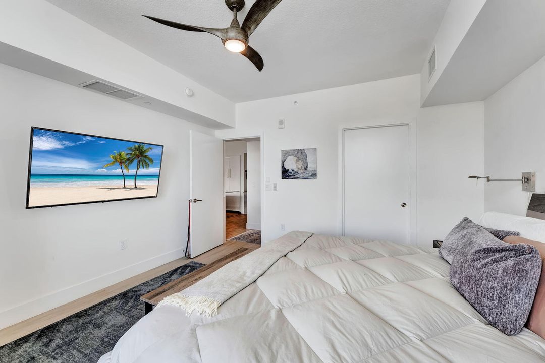 For Sale: $750,000 (1 beds, 1 baths, 794 Square Feet)