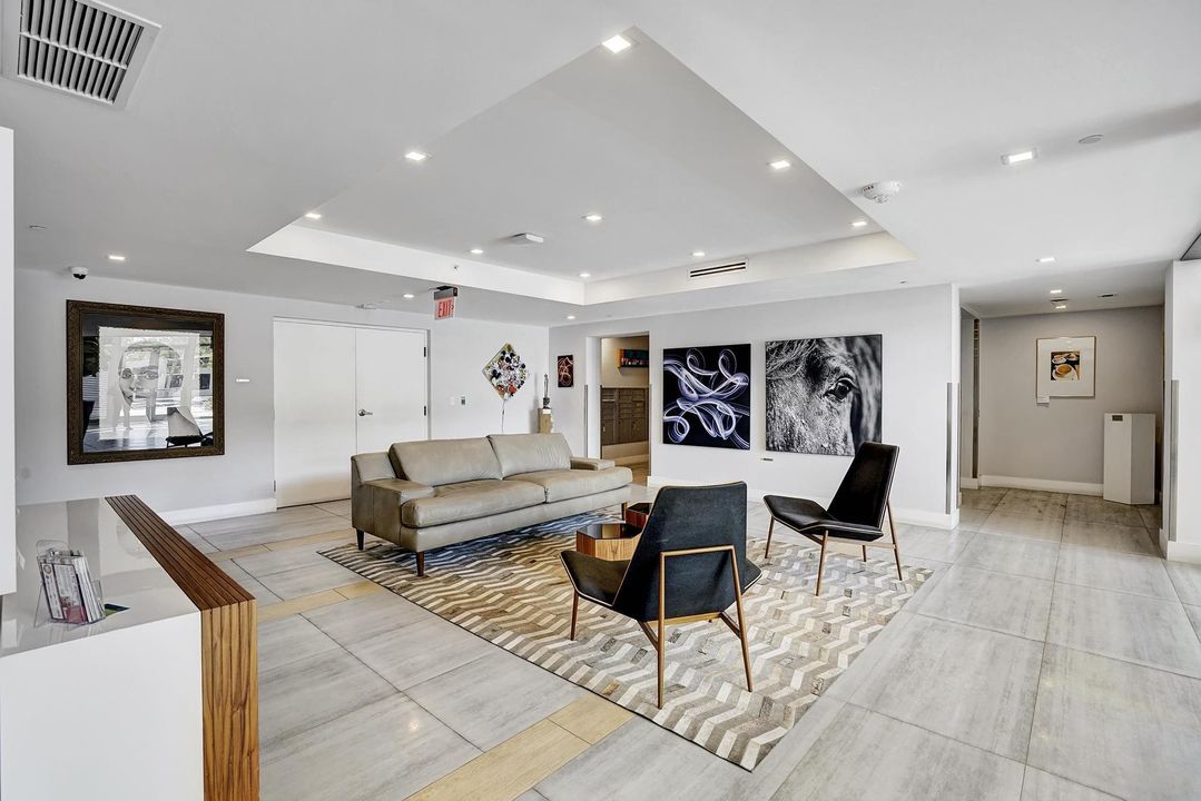 For Sale: $750,000 (1 beds, 1 baths, 794 Square Feet)