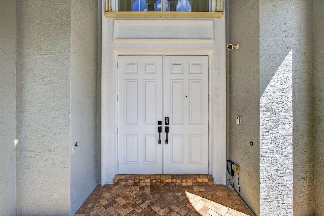 For Sale: $1,675,000 (5 beds, 5 baths, 5695 Square Feet)