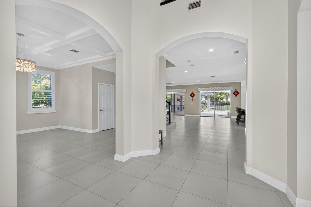 For Sale: $1,675,000 (5 beds, 5 baths, 5695 Square Feet)