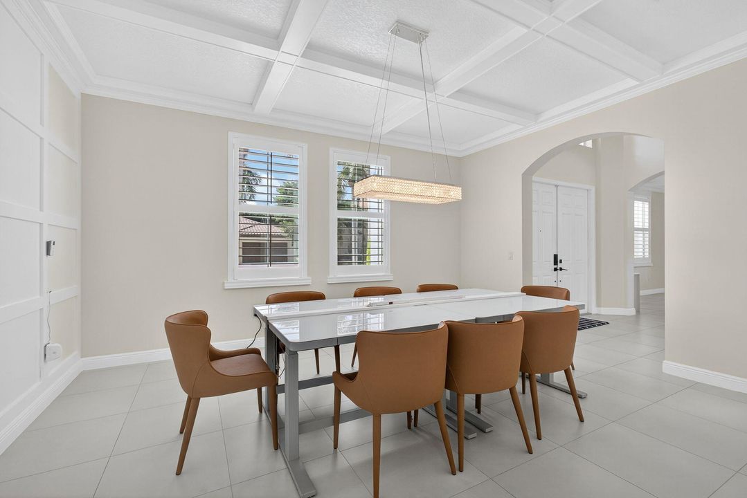 For Sale: $1,675,000 (5 beds, 5 baths, 5695 Square Feet)