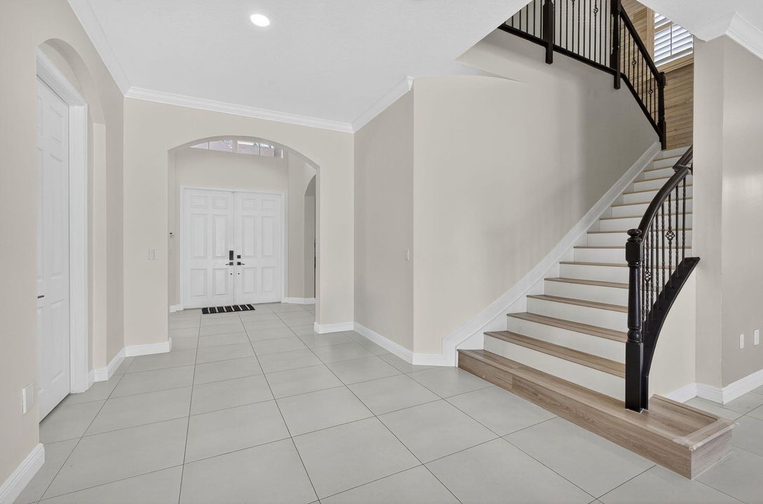 For Sale: $1,675,000 (5 beds, 5 baths, 5695 Square Feet)