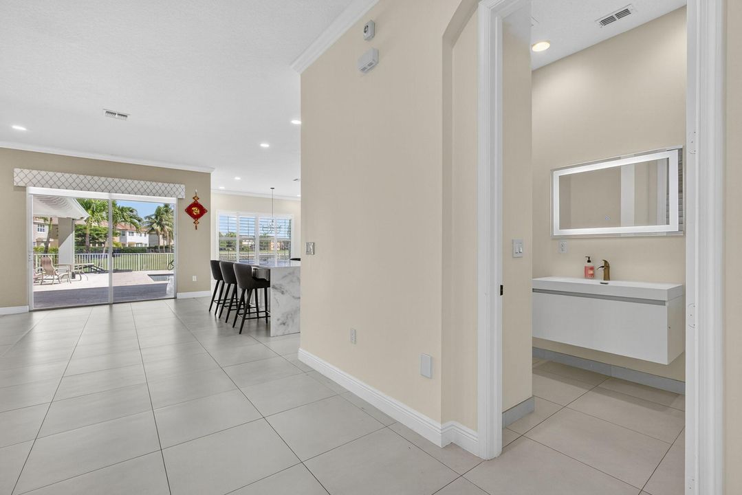 For Sale: $1,675,000 (5 beds, 5 baths, 5695 Square Feet)