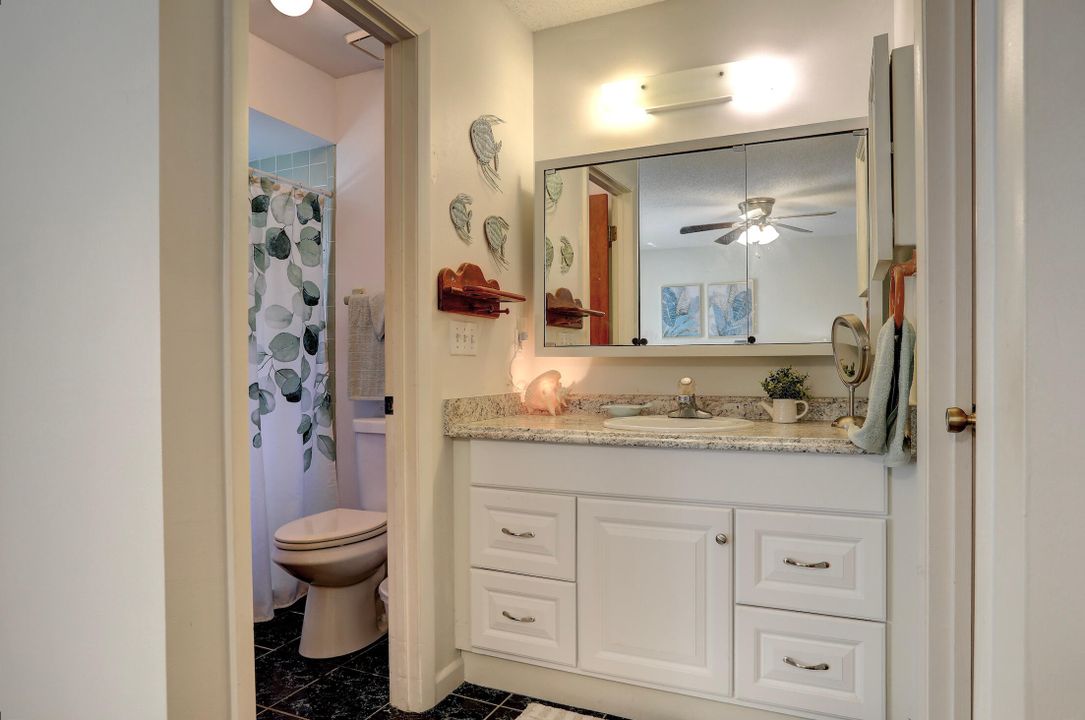 На продажу: $329,000 (2 спален, 2 ванн, 1181 Квадратных фут)