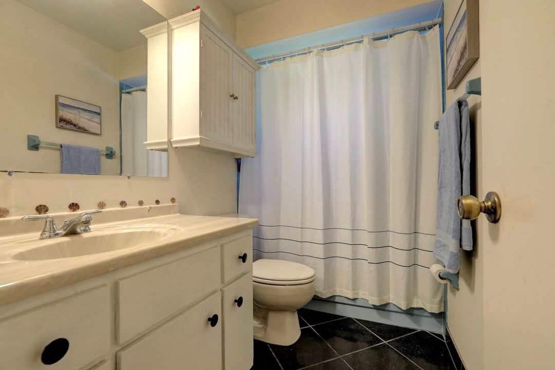 На продажу: $329,000 (2 спален, 2 ванн, 1181 Квадратных фут)