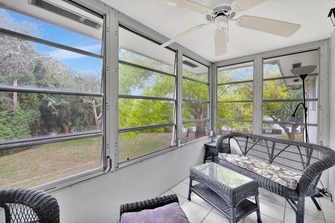 For Sale: $125,000 (2 beds, 2 baths, 992 Square Feet)