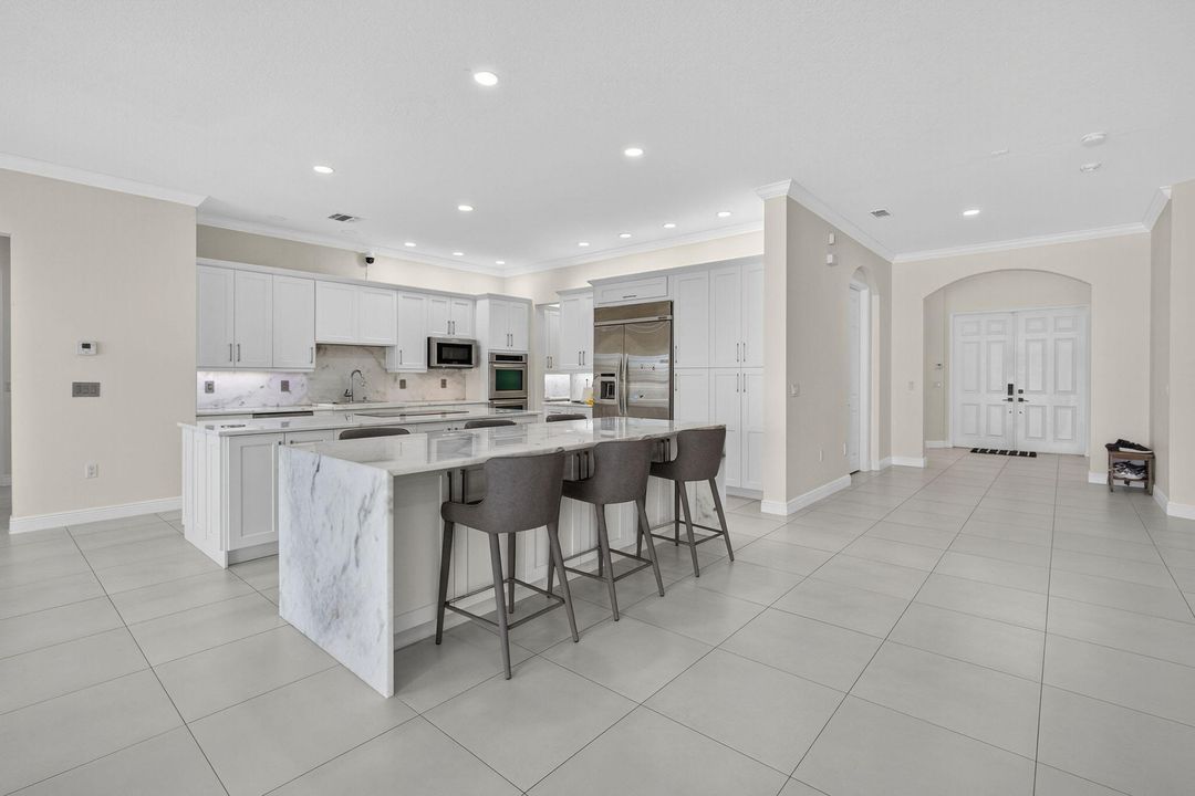 For Sale: $1,675,000 (5 beds, 5 baths, 5695 Square Feet)