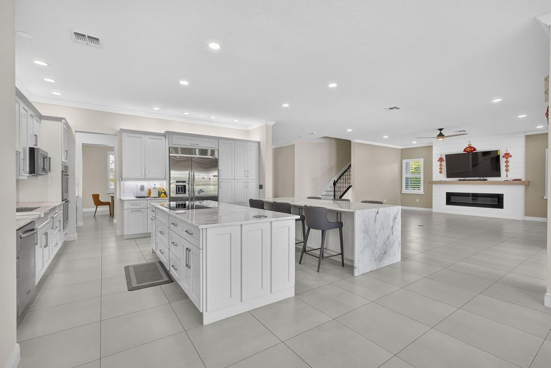 For Sale: $1,675,000 (5 beds, 5 baths, 5695 Square Feet)