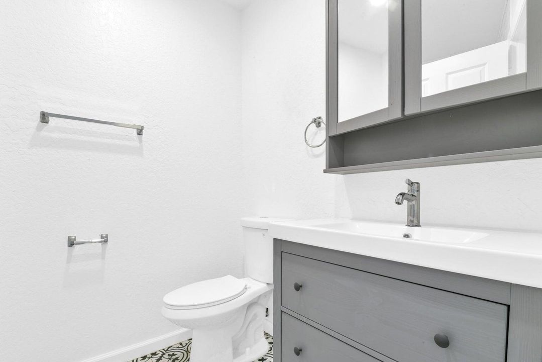 For Rent: $3,500 (4 beds, 8 baths, 5840 Square Feet)