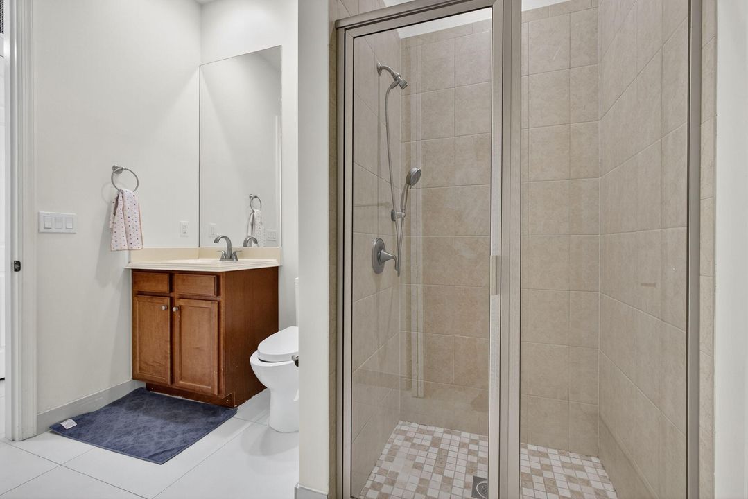 For Sale: $1,675,000 (5 beds, 5 baths, 5695 Square Feet)