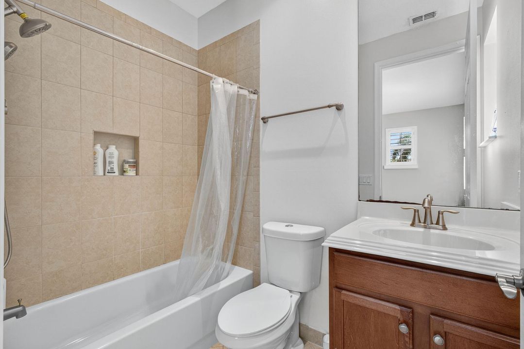 For Sale: $1,675,000 (5 beds, 5 baths, 5695 Square Feet)