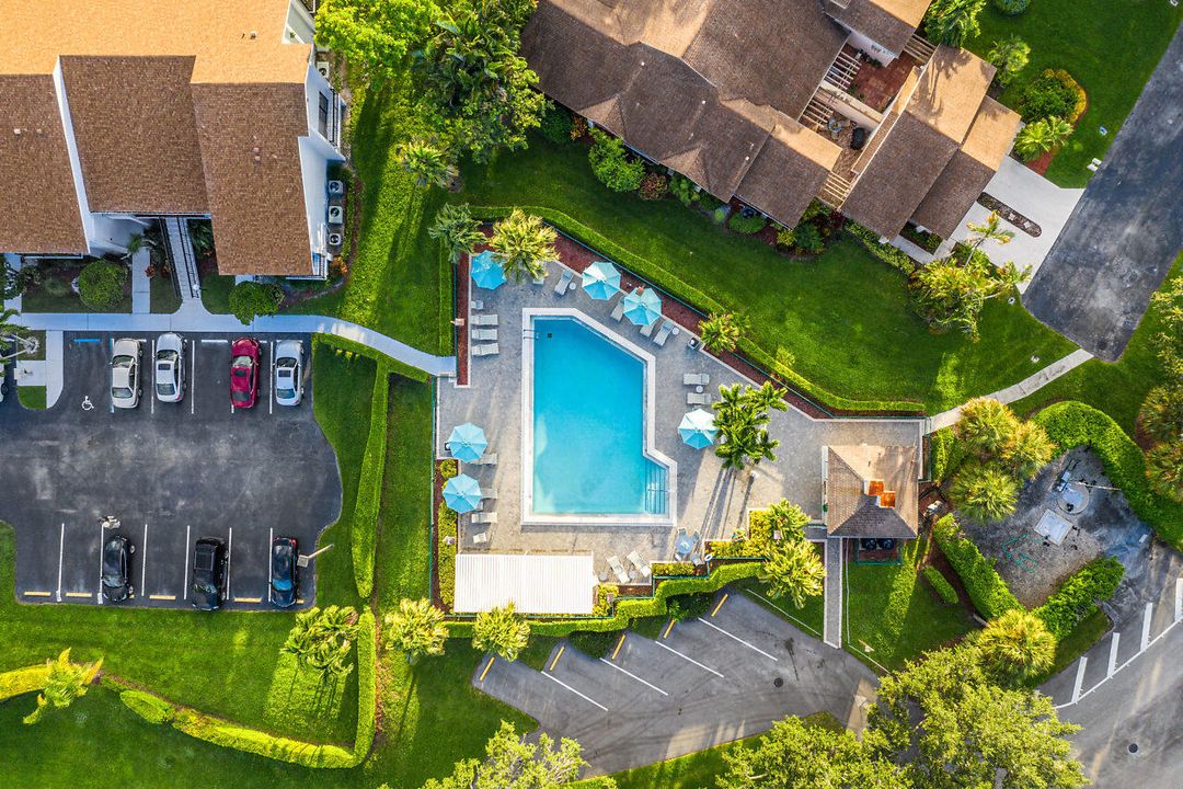 Active With Contract: $235,000 (2 beds, 2 baths, 1293 Square Feet)