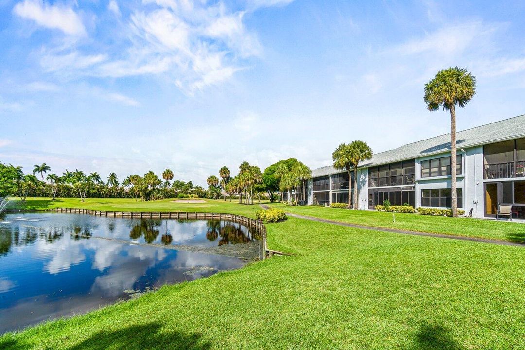 Active With Contract: $235,000 (2 beds, 2 baths, 1293 Square Feet)