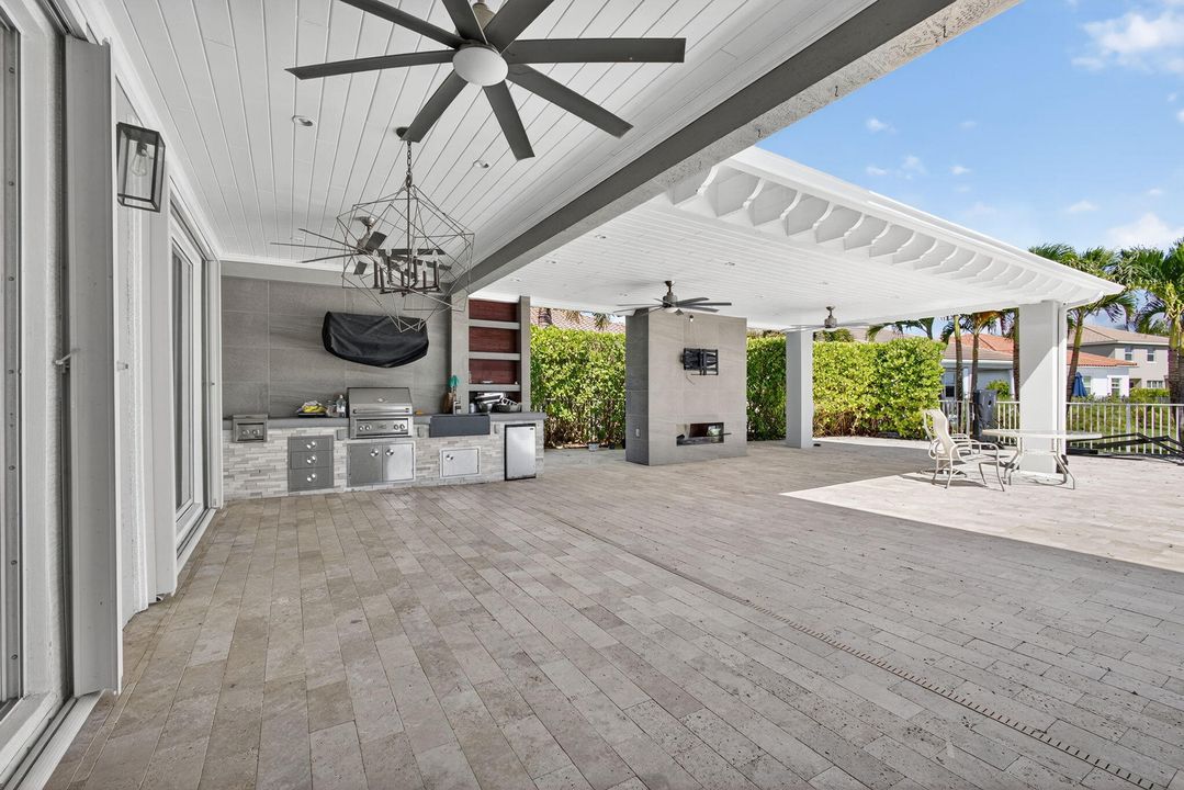 For Sale: $1,675,000 (5 beds, 5 baths, 5695 Square Feet)