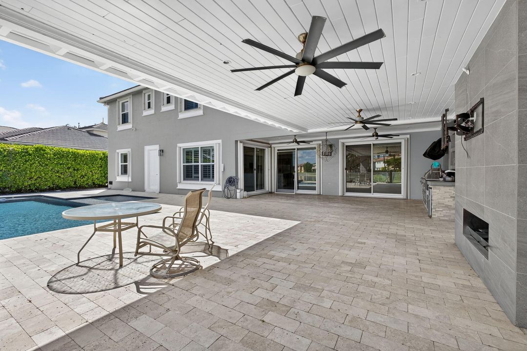 For Sale: $1,675,000 (5 beds, 5 baths, 5695 Square Feet)