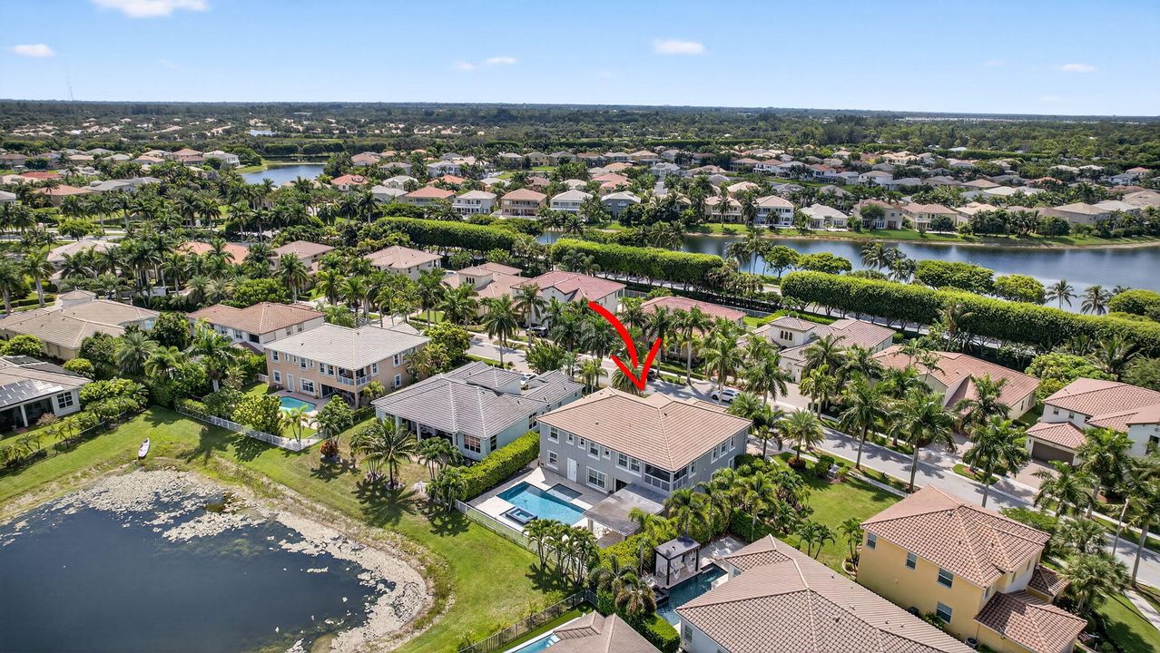 For Sale: $1,675,000 (5 beds, 5 baths, 5695 Square Feet)