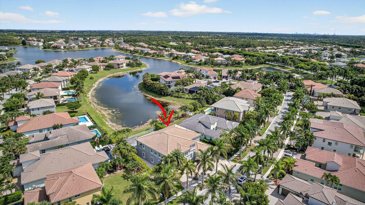 For Sale: $1,675,000 (5 beds, 5 baths, 5695 Square Feet)