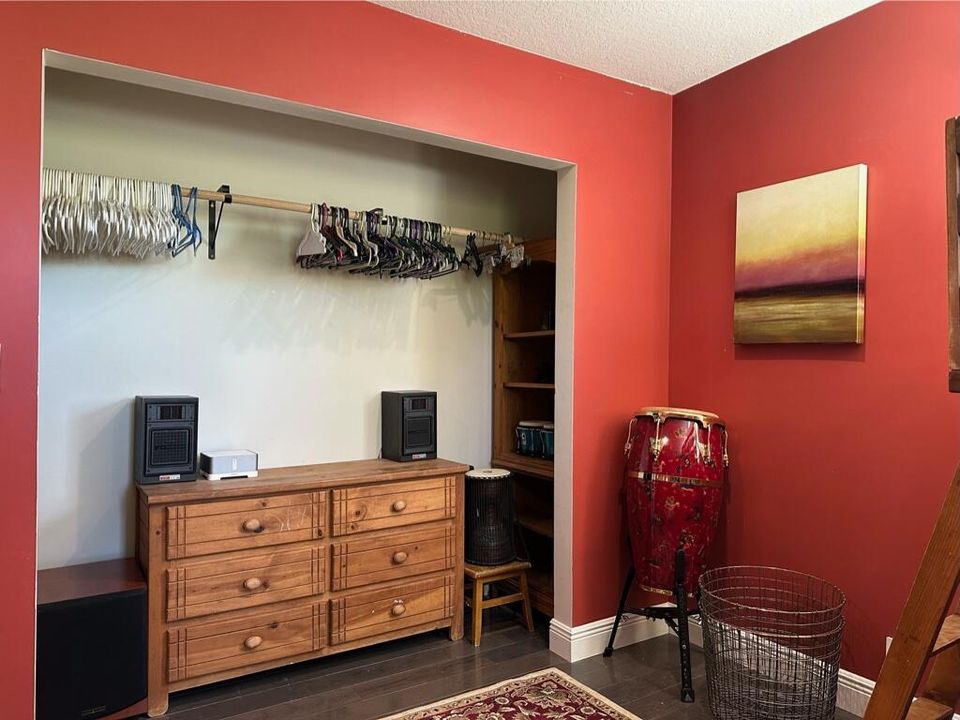 For Rent: $9,500 (4 beds, 2 baths, 2794 Square Feet)