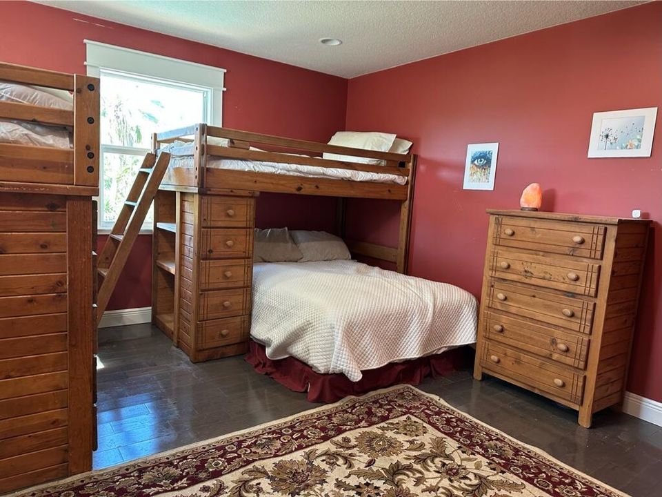 For Rent: $9,500 (4 beds, 2 baths, 2794 Square Feet)