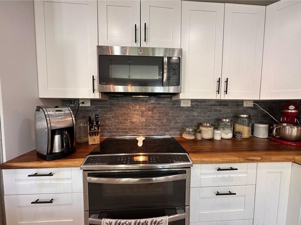 For Rent: $9,500 (4 beds, 2 baths, 2794 Square Feet)