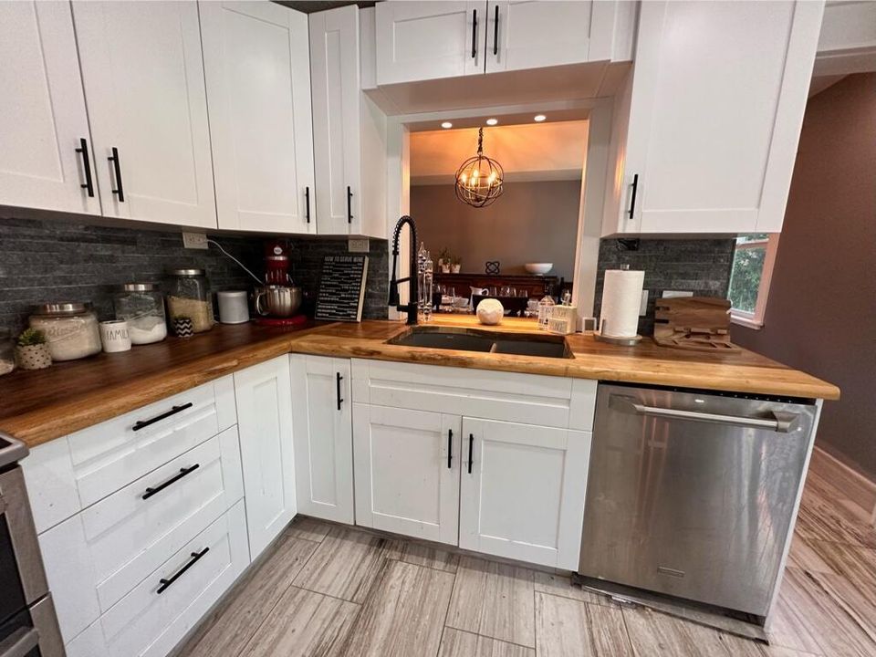 For Rent: $9,500 (4 beds, 2 baths, 2794 Square Feet)