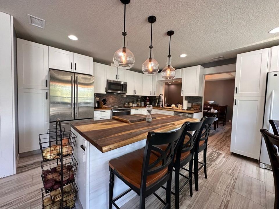 For Rent: $9,500 (4 beds, 2 baths, 2794 Square Feet)