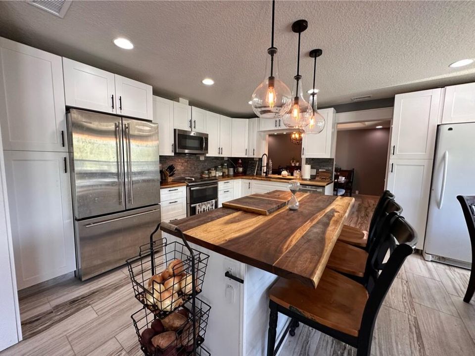 For Rent: $9,500 (4 beds, 2 baths, 2794 Square Feet)