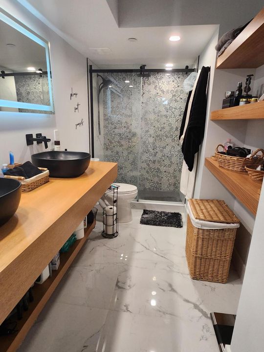 Active With Contract: $7,500 (3 beds, 2 baths, 1749 Square Feet)