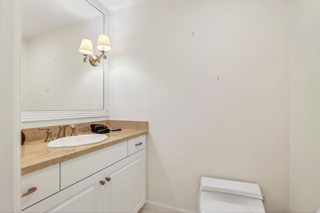 待售: $699,000 (2 贝兹, 3 浴室, 2050 平方英尺)