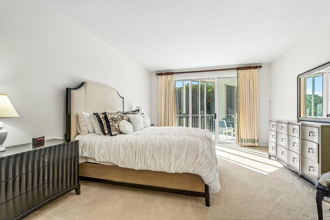 待售: $699,000 (2 贝兹, 3 浴室, 2050 平方英尺)