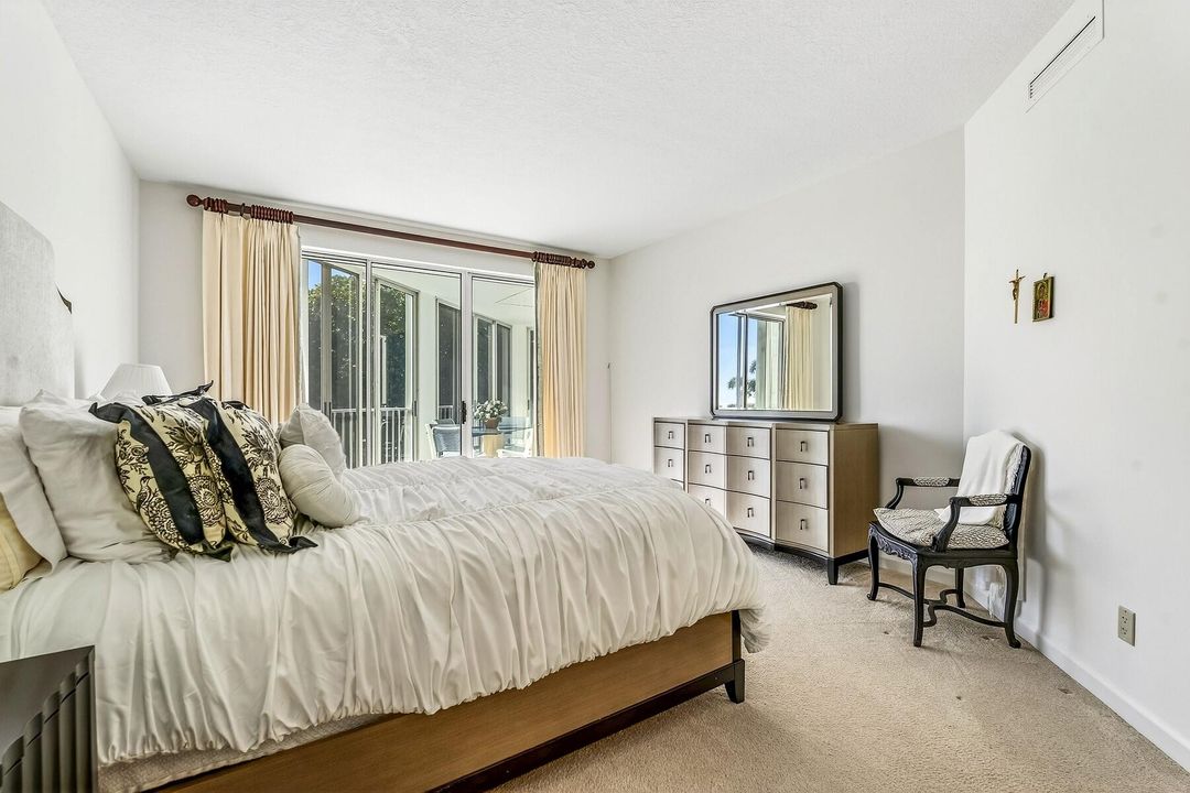 待售: $699,000 (2 贝兹, 3 浴室, 2050 平方英尺)