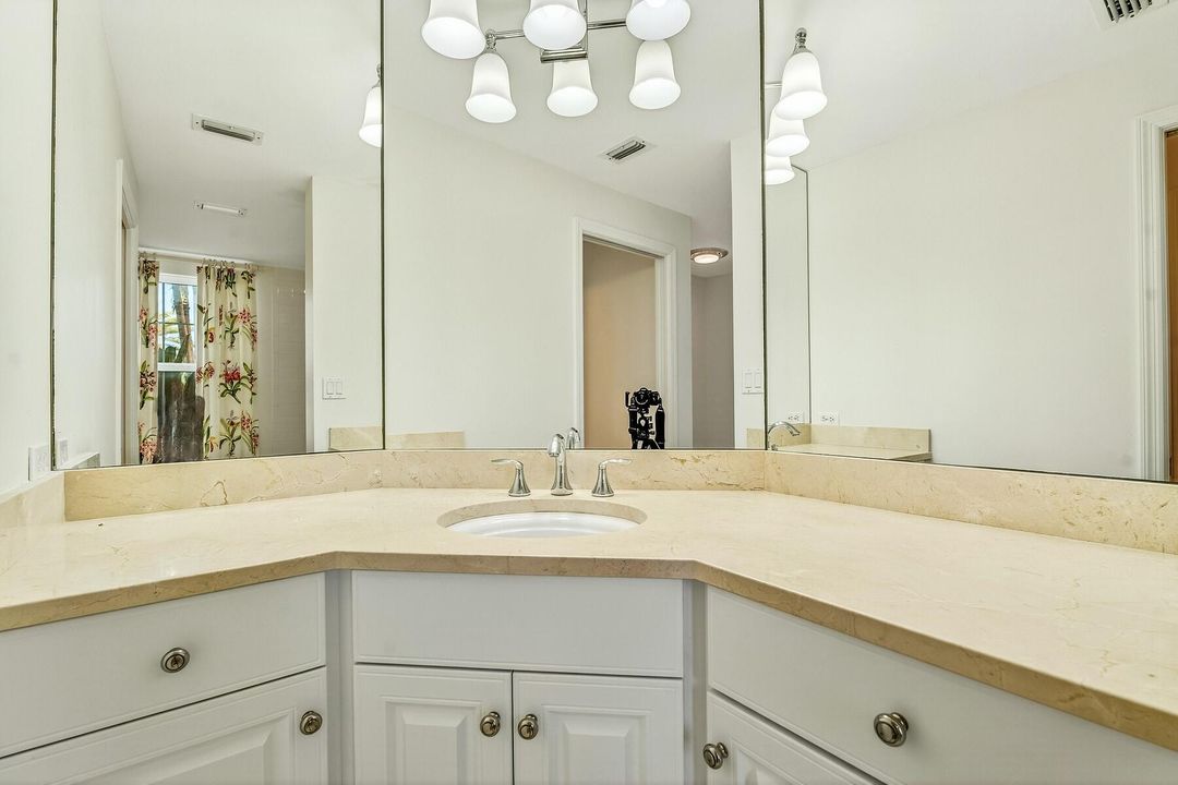 待售: $699,000 (2 贝兹, 3 浴室, 2050 平方英尺)