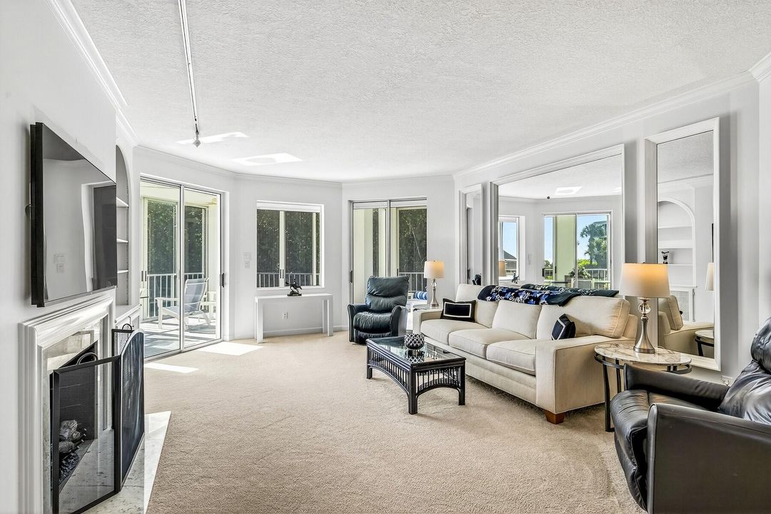 待售: $699,000 (2 贝兹, 3 浴室, 2050 平方英尺)