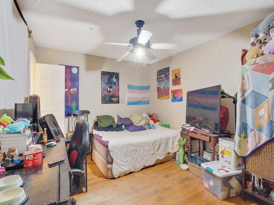 Activo con contrato: $185,000 (2 camas, 2 baños, 951 Pies cuadrados)