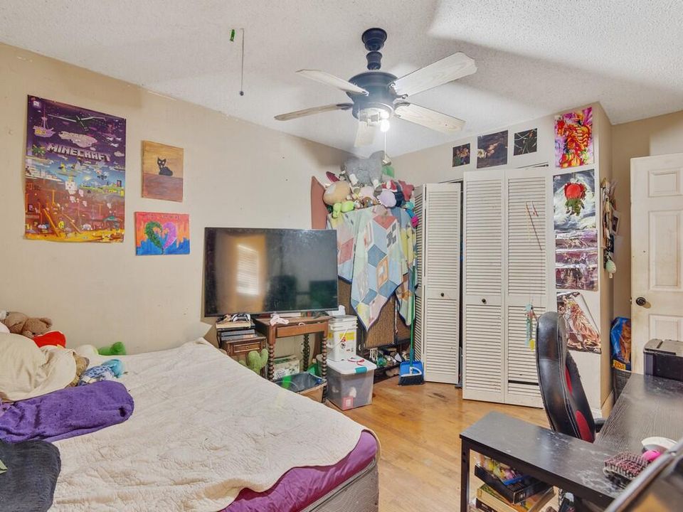 Activo con contrato: $185,000 (2 camas, 2 baños, 951 Pies cuadrados)