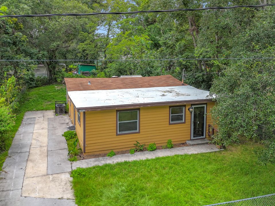 待售: $120,000 (3 贝兹, 1 浴室, 924 平方英尺)