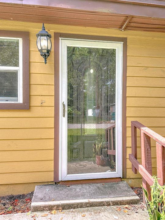 待售: $120,000 (3 贝兹, 1 浴室, 924 平方英尺)